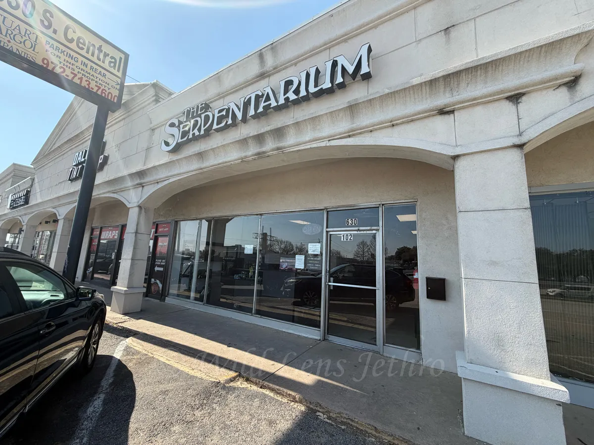 Serpentarium Storefront