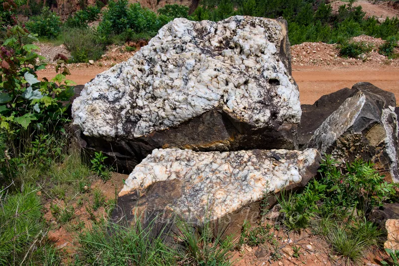 Ron Coleman Mining Giant Rock With Quartz On Dig Site